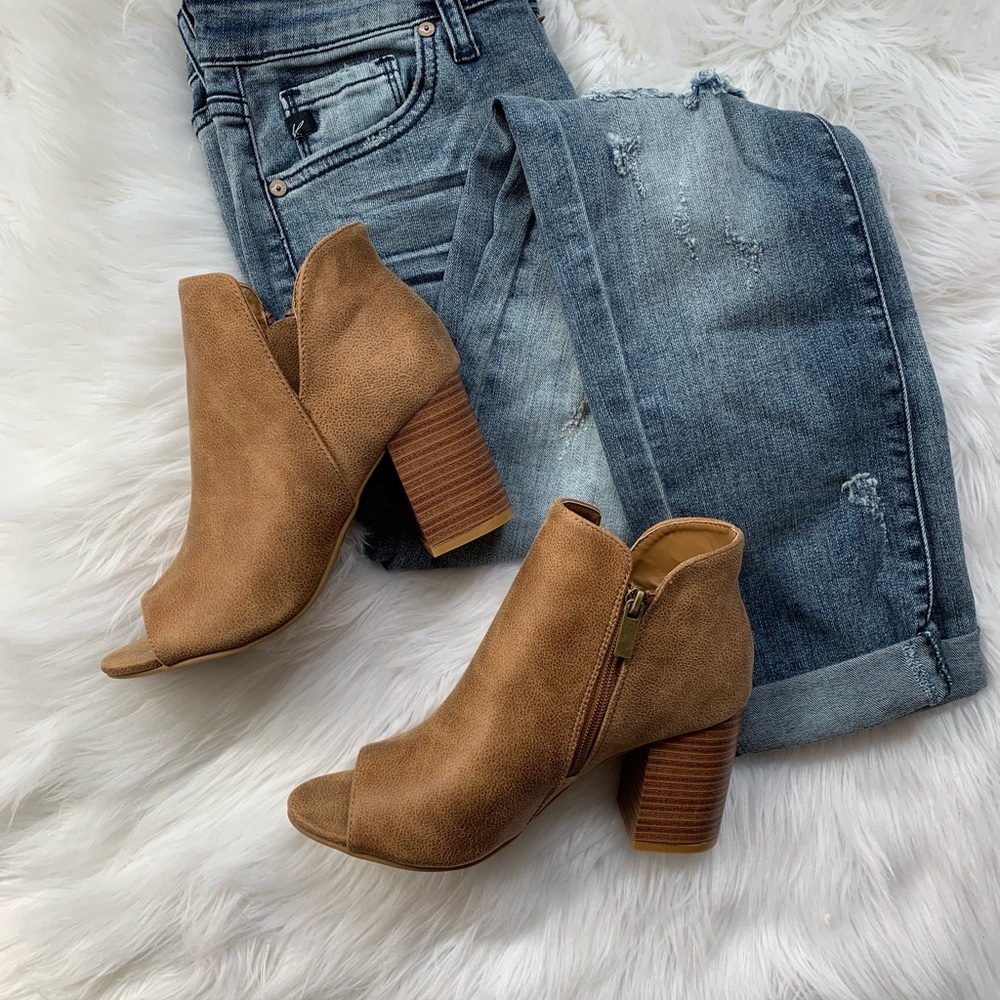 SALE LAST 🆕 Aubrey - Tan Ankle Booties - Picture 2 of 5